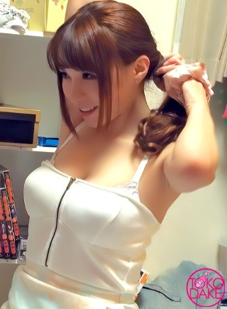 【お得】巨乳美人デリヘル嬢とのプレイを隠し撮り。嬢が濃厚キスから乳首舐め&弄りと責めてきて勃起チ○ポをフェラ。そのまま跨ってきて、マ○コでチ○ポをスリスリ。お尻でチ○ポをスリスリ。素股でイッた彼女がチ○ポをフェラ抜きしてそのまま精子をごっくん ゆかな