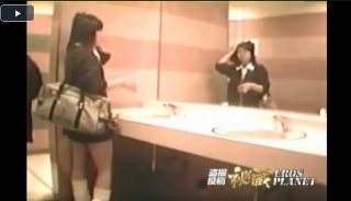 女仕掛人!有名デパート激ヤバ放尿盗撮! 1
