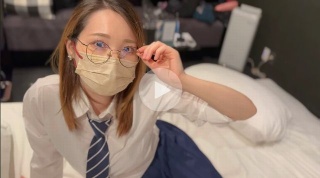 本物グラビアアイドルを撮影のついでにハメ撮りして中出し - SHIORI