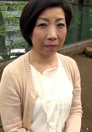A late-blooming mature woman who discovered sex in her late 50s! AV appearance in search of further pleasure! Her ripe body trembles and she cums repeatedly!