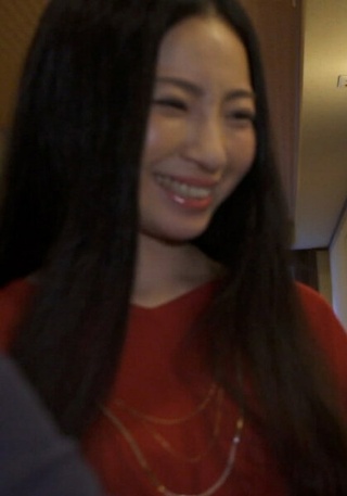 清楚にみえて実はド淫乱!?温泉宿で身も心も快楽を求めSEXで乱れまくりの性欲旺盛な不倫奥様と中出しSEX!