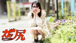 一个变态的女孩,想要做肛交,即使胆量似乎很安静。