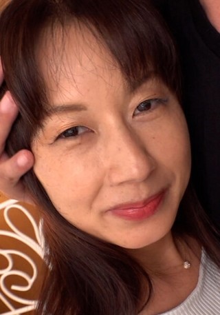 清潔感溢れる還暦熟女がAVデビュー!?エッチ大好きシロウト熟女さんは都合の良いセフレにピッタリ!!