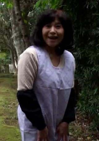 中伊豆の大きな古民家に住む56才熟女さんに突撃!年甲斐もなく若い他人棒に恍惚となる色情狂いの本気SEX
