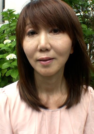 欲求不満の熟女さんが幸福感と無上の快感を求めてAV出演!「いくつになっても私はオンナです」 (M558G-02)
