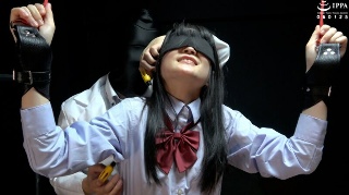 「ドMな制服少女へ拘束くすぐり開発! だんだん反応が良くなってきた?」わかしラボVol.041- 2 伊織ひなの