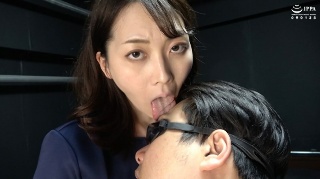 【舌ベロ】超濃厚な舌ベロで顔舐め唾垂らしM男いじめ+おまけで本気オナニー 香椎佳穂