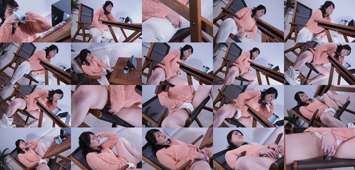 なほこ / 無表情で淡々とオナニーするオンナ / B: 88 W: 62H: 90:イメージ画像