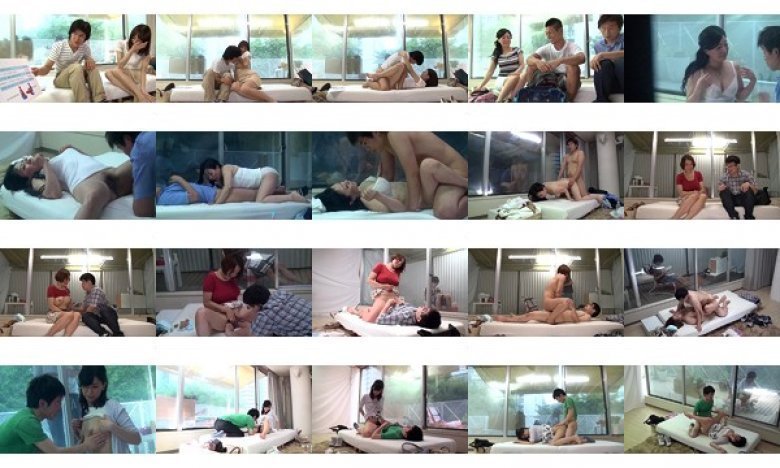 一般男女モニタリングAV 禁断の歳の差筆おろし企画 マジックミラーの向こうには実の息子！いまだ童貞の男子大学生と巨乳の「友達のお母さん」が素股でセックスの予行演習に挑戦！二人っきりの密室でずっと揉んでみたかった友人母の大きなおっぱいに童貞ち●ぽは暴発5秒前！！:イメージ画像