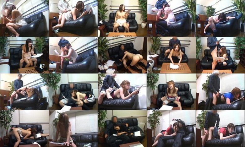 初めてのエロ台本朗読で恥ずかしさで興奮してSEXしちゃった素人娘たち:イメージ画像