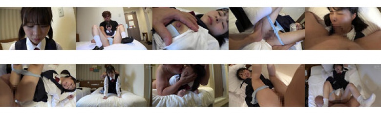 流口水了！穿着制服扎着辫子的年轻女孩:样本图像