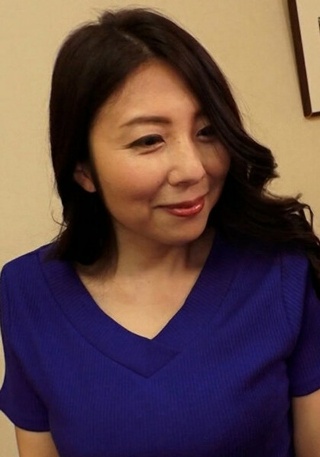 親友の息子との危険な情事!酔った勢いで若い男にもたれかかり…若い年下男性との密着セックスの虜となる熟女!