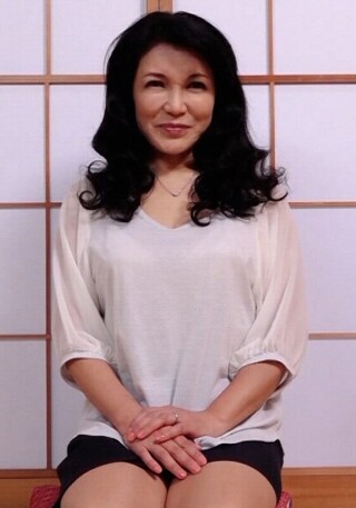 An ordinary mature woman in her 50s can't stand the frustration and decides to have sex in an AV shoot! A squirting lewd sexual intercourse who moans with her instincts exposed as her well-shaped big breasts are rubbed!